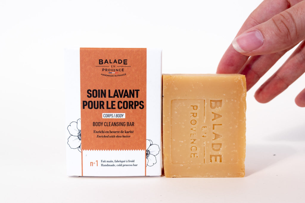 Savon Corps Fleur d’Oranger présenté à la main